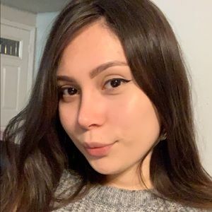 Meet your Posher, Daniela